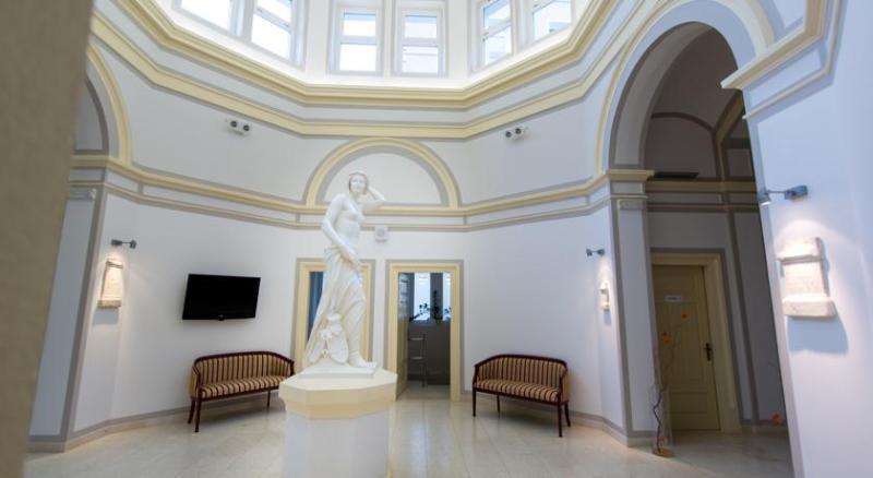 Rimske Terme - Hotel Zdraviliski Dvor Rimske Toplice Zewnętrze zdjęcie