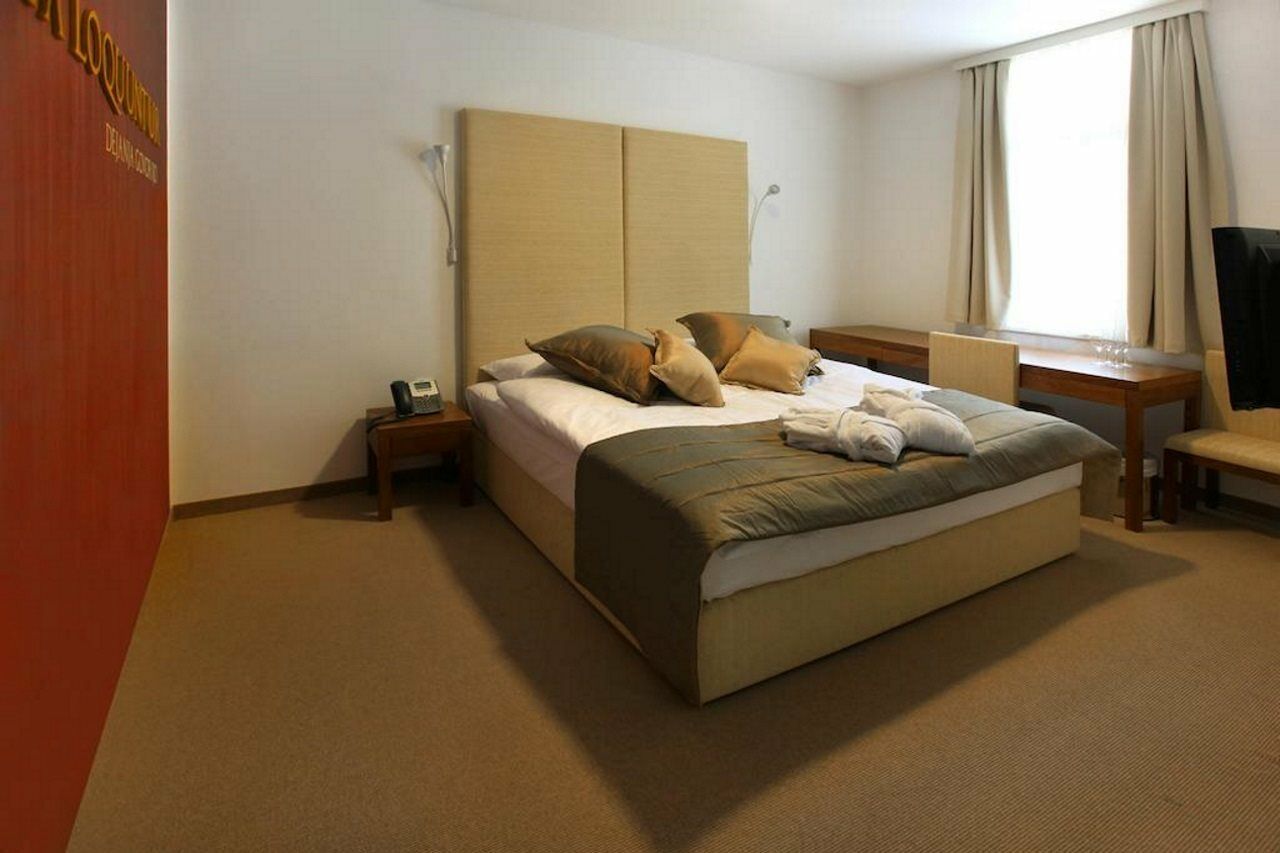 Rimske Terme - Hotel Zdraviliski Dvor Rimske Toplice Zewnętrze zdjęcie